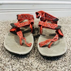 Merrell women’s sandals. Orange with blue Patterned flowers. Vibram soles